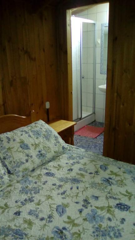 Hospedaje Los Calafates Ancud Exterior photo